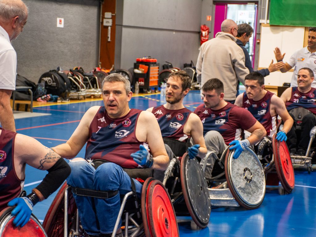 joueurs équipe rugby fauteuil